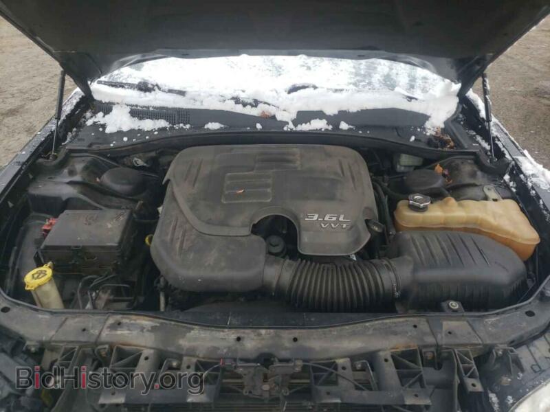 2012 Chrysler 300 (VIN 2C3CCACG6CH113362) — photo 7 of 10