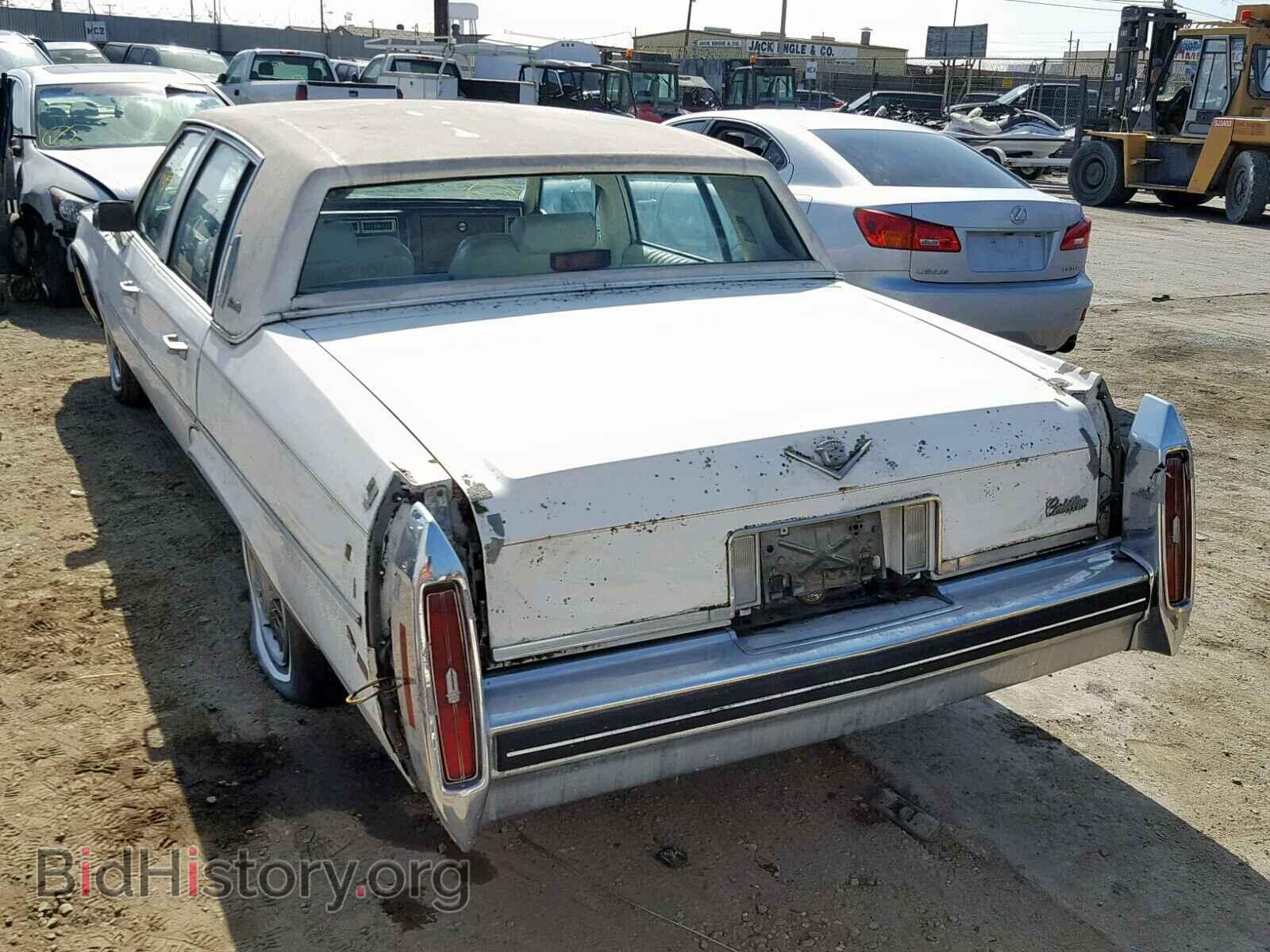 1982 CADILLAC DEVILLE - VIN: 1G6AD6983C9233376 - Фото 3