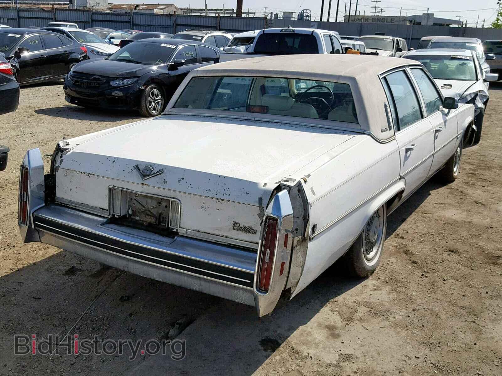 1982 CADILLAC DEVILLE - VIN: 1G6AD6983C9233376 - Фото 4