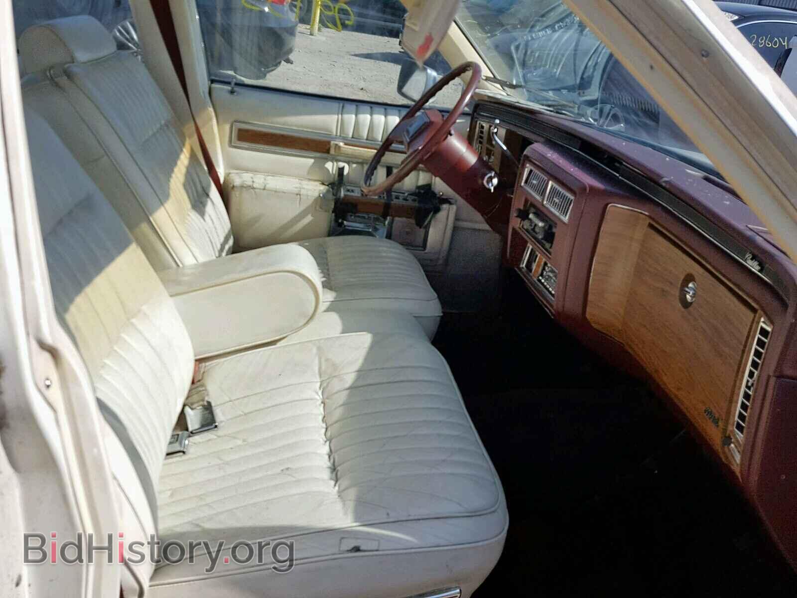 1982 CADILLAC DEVILLE - VIN: 1G6AD6983C9233376 - Фото 5