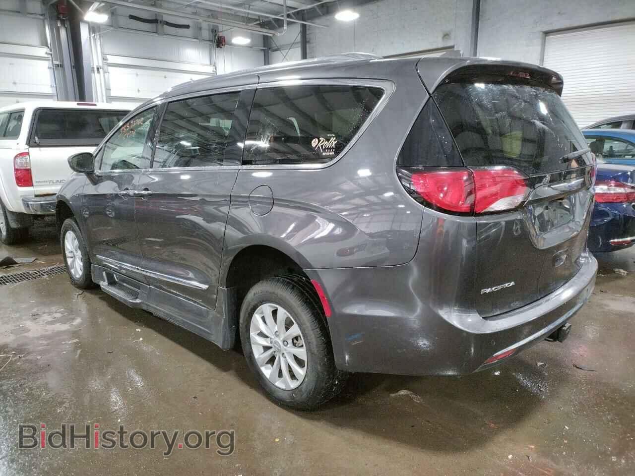 2018 CHRYSLER PACIFICA - VIN: 2C4RC1EG2JR183306 - Фото 3