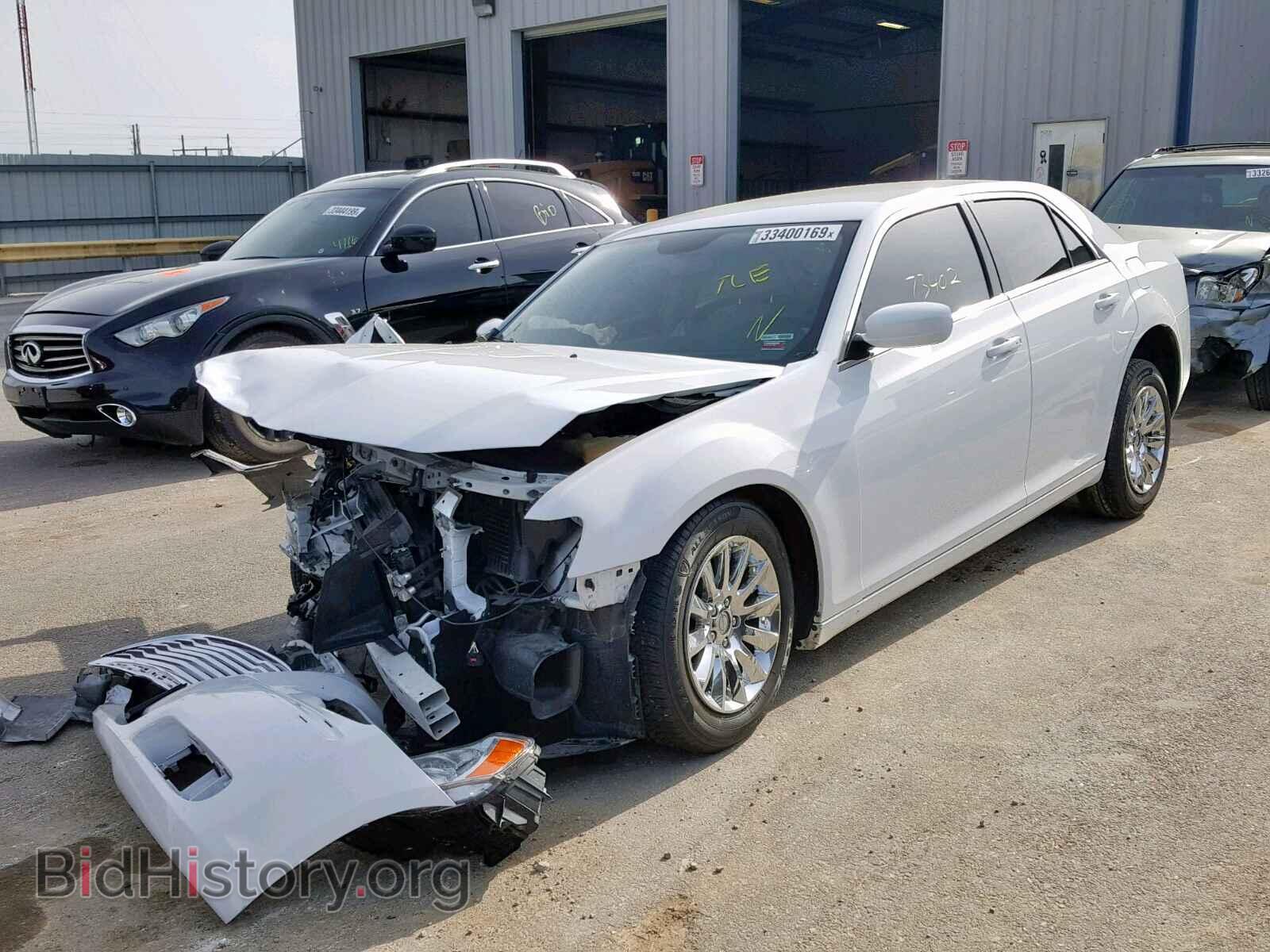 2013 CHRYSLER 300 - VIN: 2C3CCAAG0DH640883 - Фото 2