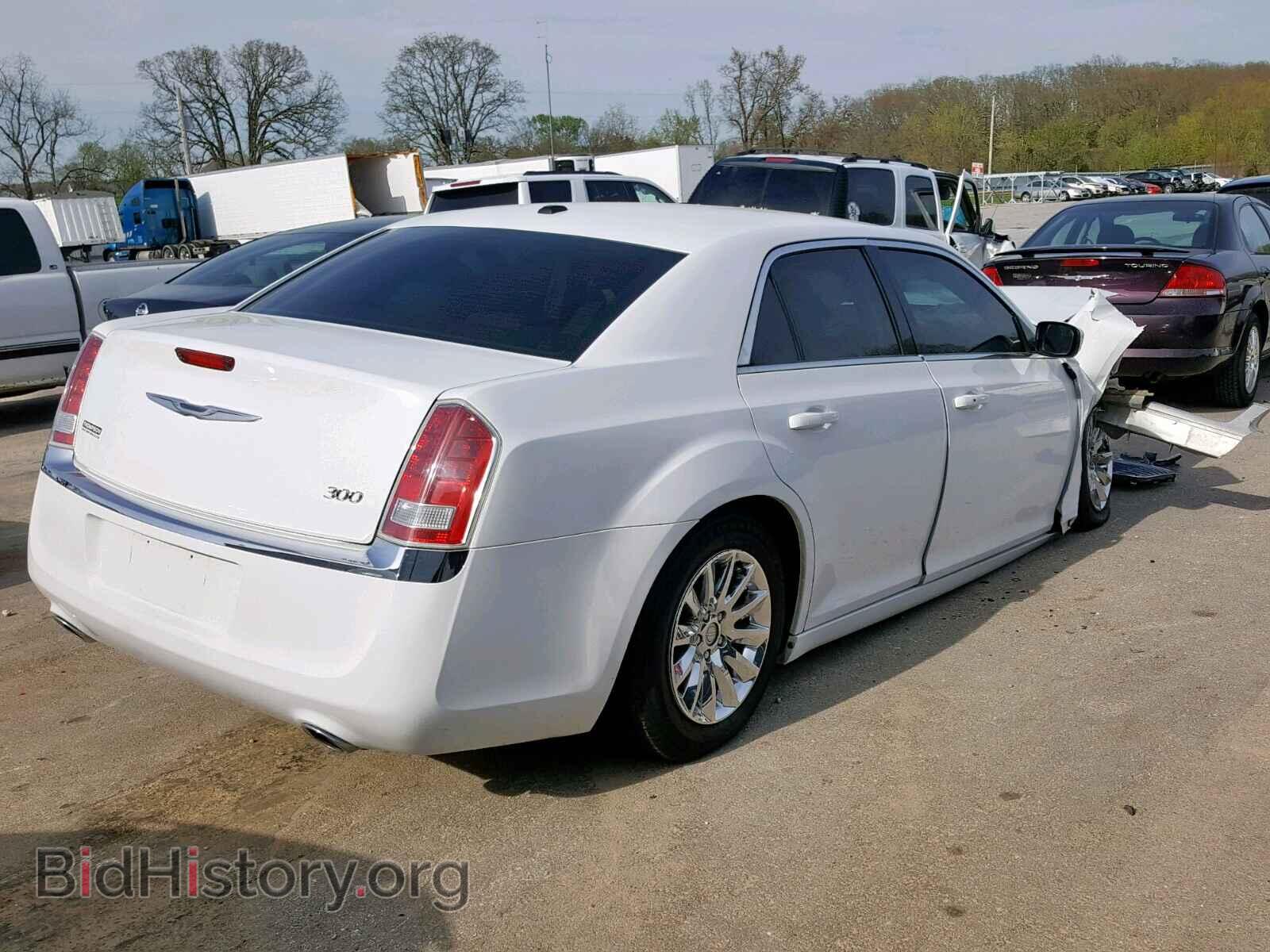 2013 CHRYSLER 300 - VIN: 2C3CCAAG0DH640883 - Фото 4