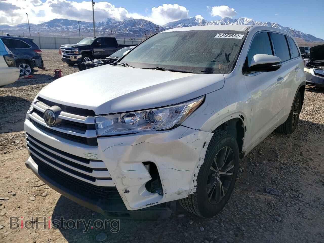 2018 TOYOTA HIGHLANDER - VIN: 5TDBZRFH2JS490696 - Фото 2