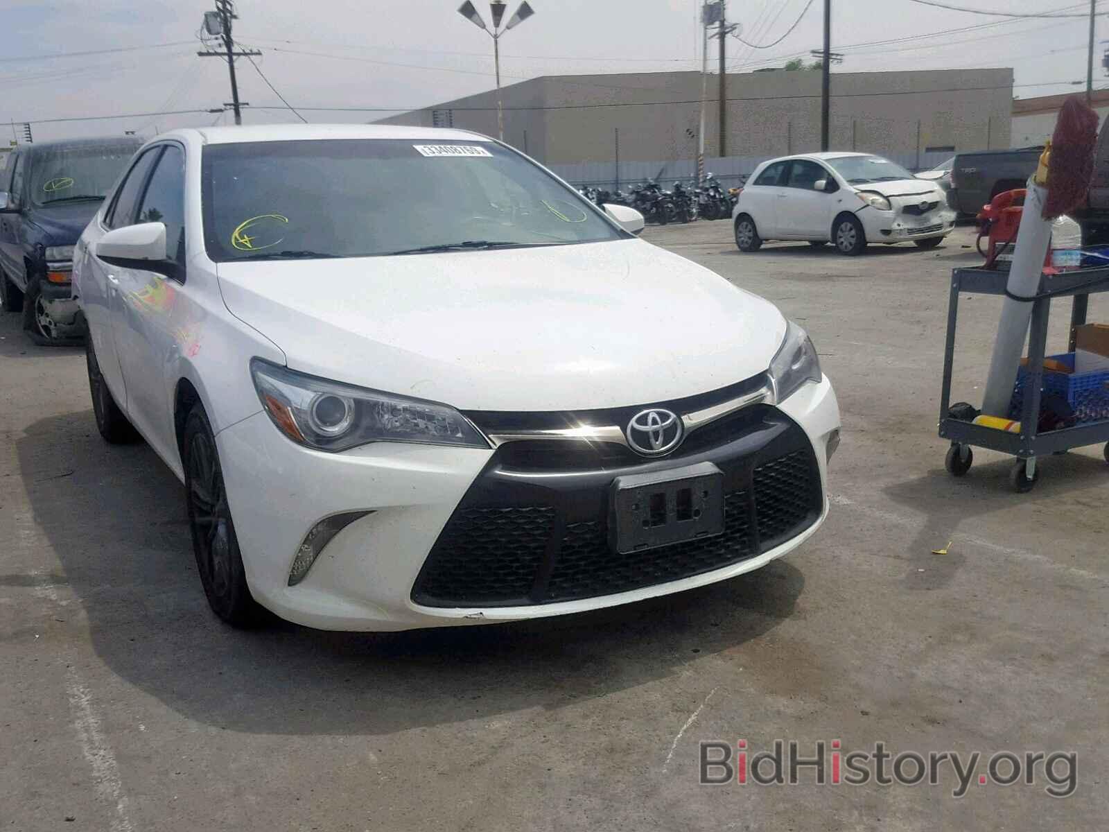 Photo 4T1BF1FK4FU105885 - TOYOTA CAMRY 2015