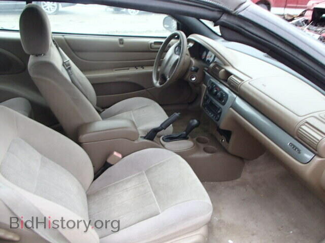 2004 CHRYSLER SEBRING - VIN: 1C3EL75R64N108410 - Фото 5