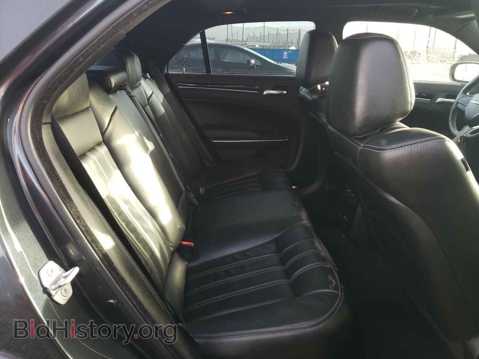 2018 CHRYSLER 300 - VIN: 2C3CCABG2JH266402 - Фото 6