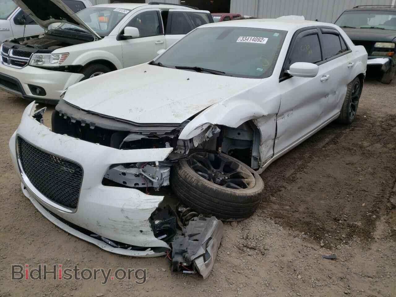 2019 CHRYSLER 300 - VIN: 2C3CCABG3KH516361 - Фото 2