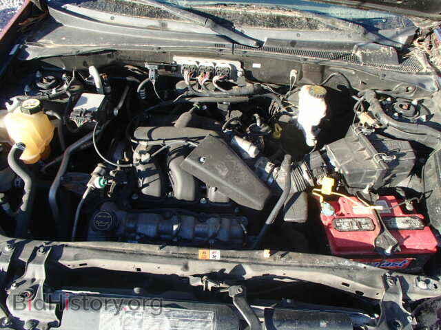 2007 Ford ESCAPE (VIN 1FMYU03157KA02400) — photo 7 of 10