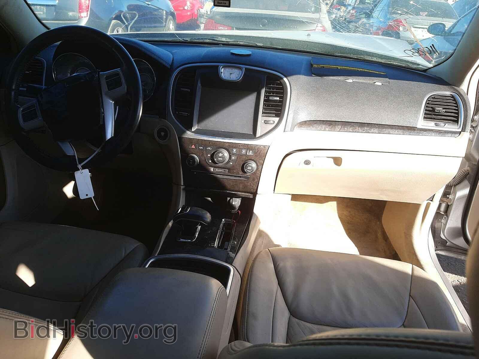 2014 CHRYSLER 300 - VIN: 2C3CCAAG5EH169802 - Фото 9
