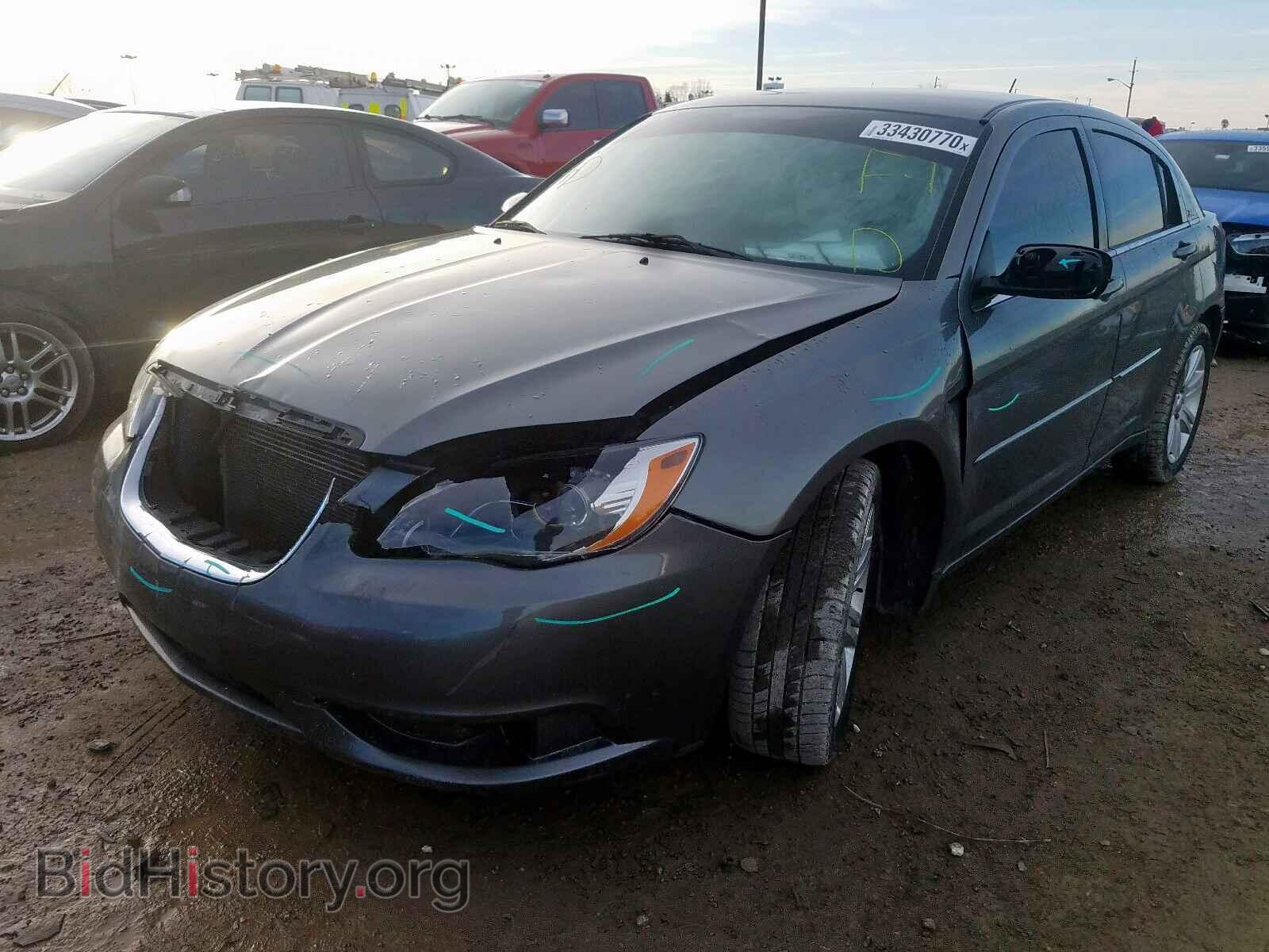 2012 CHRYSLER 200 - VIN: 1C3CCBAB3CN207588 - Фото 2