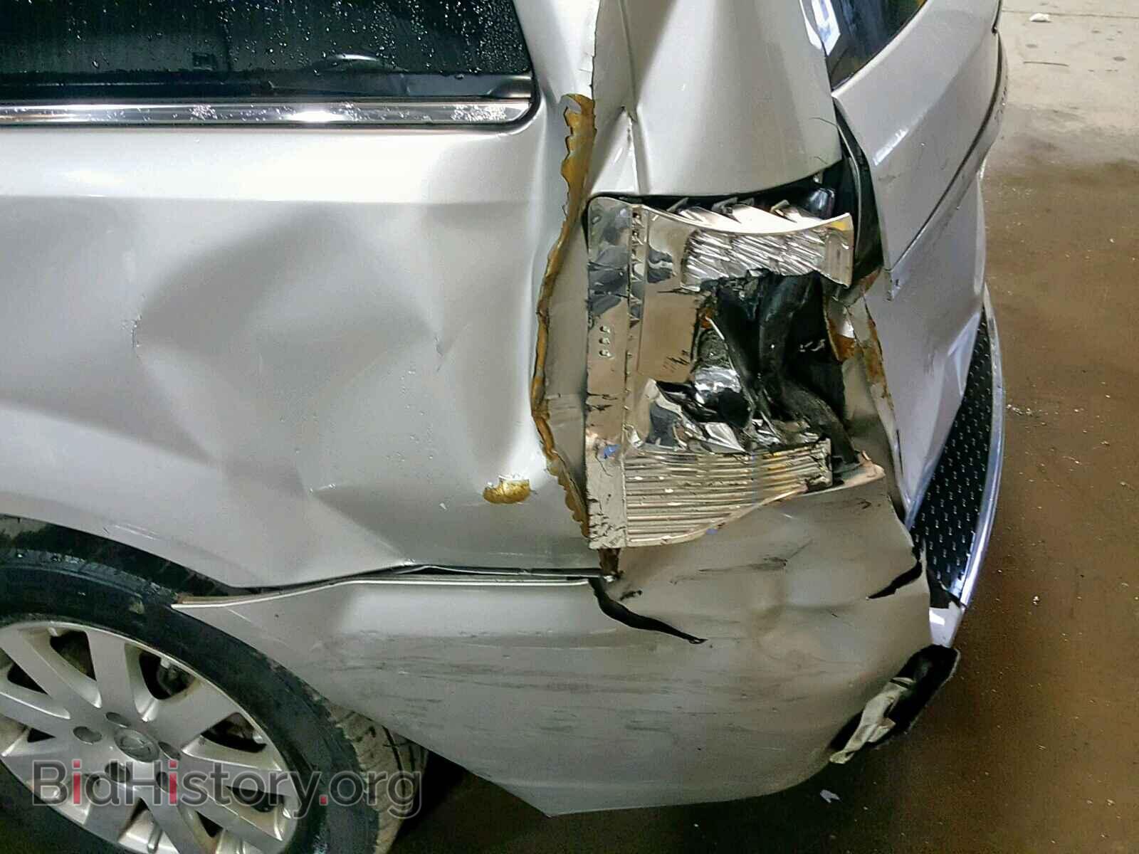 2011 CHRYSLER TOWN & COU - VIN: 2A4RR8DG5BR747552 - Photo 9