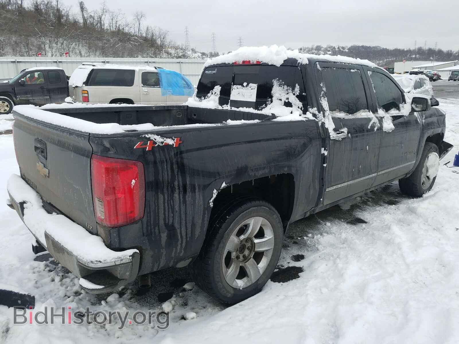 2018 CHEVROLET SILVERADO - VIN: 3GCUKSECXJG631409 - Фото 4