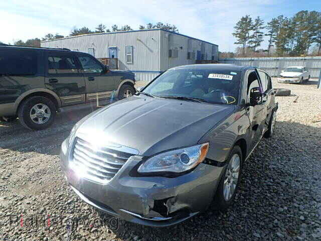 2012 CHRYSLER 200 - VIN: 1C3CCBAB1CN268485 - Фото 2