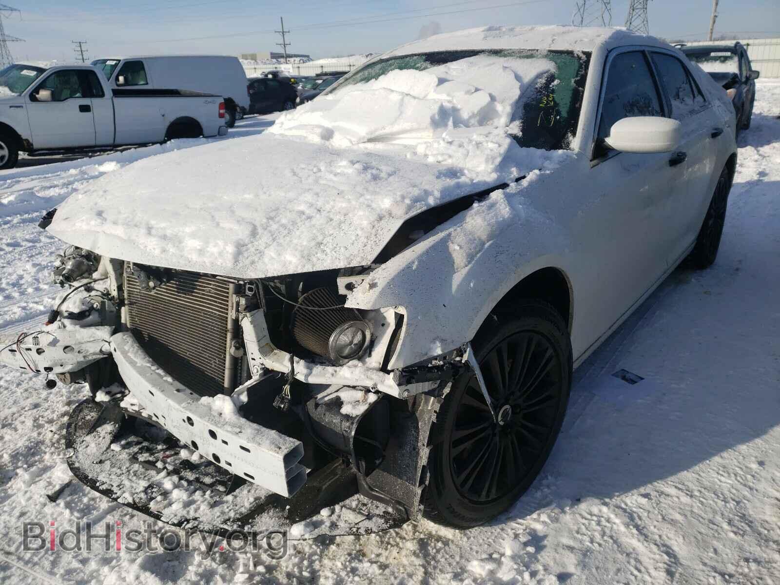 2014 CHRYSLER 300 - VIN: 2C3CCAGG8EH181515 - Фото 2