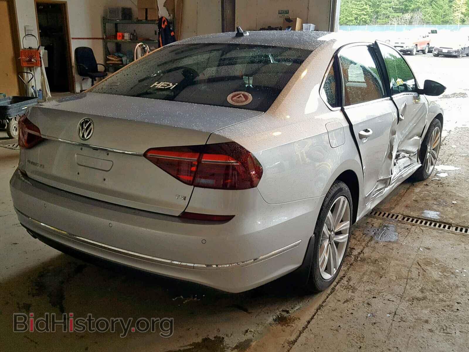 2017 VOLKSWAGEN PASSAT - VIN: 1VWGT7A37HC050974 - Фото 4