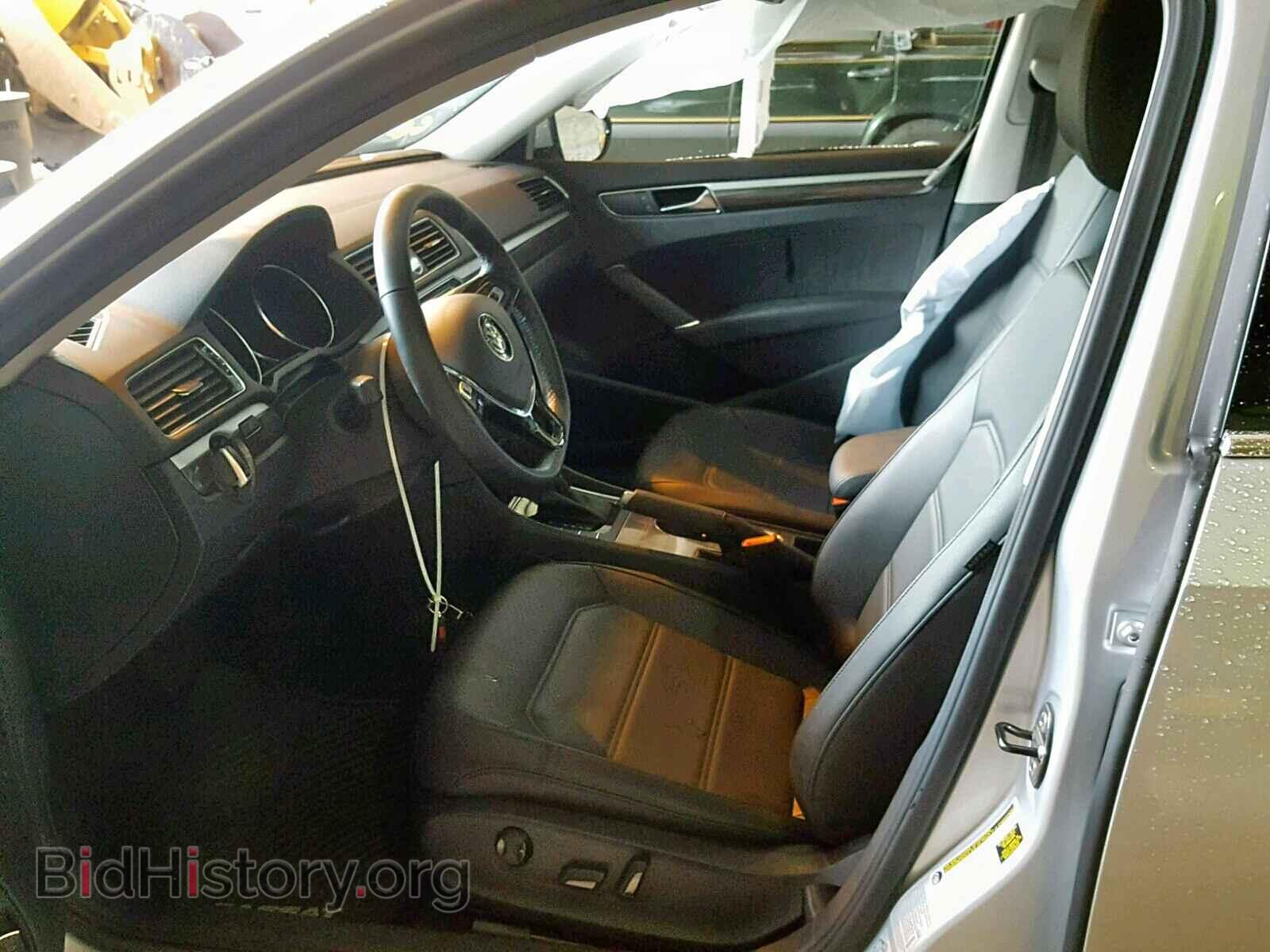 2017 VOLKSWAGEN PASSAT - VIN: 1VWGT7A37HC050974 - Фото 5