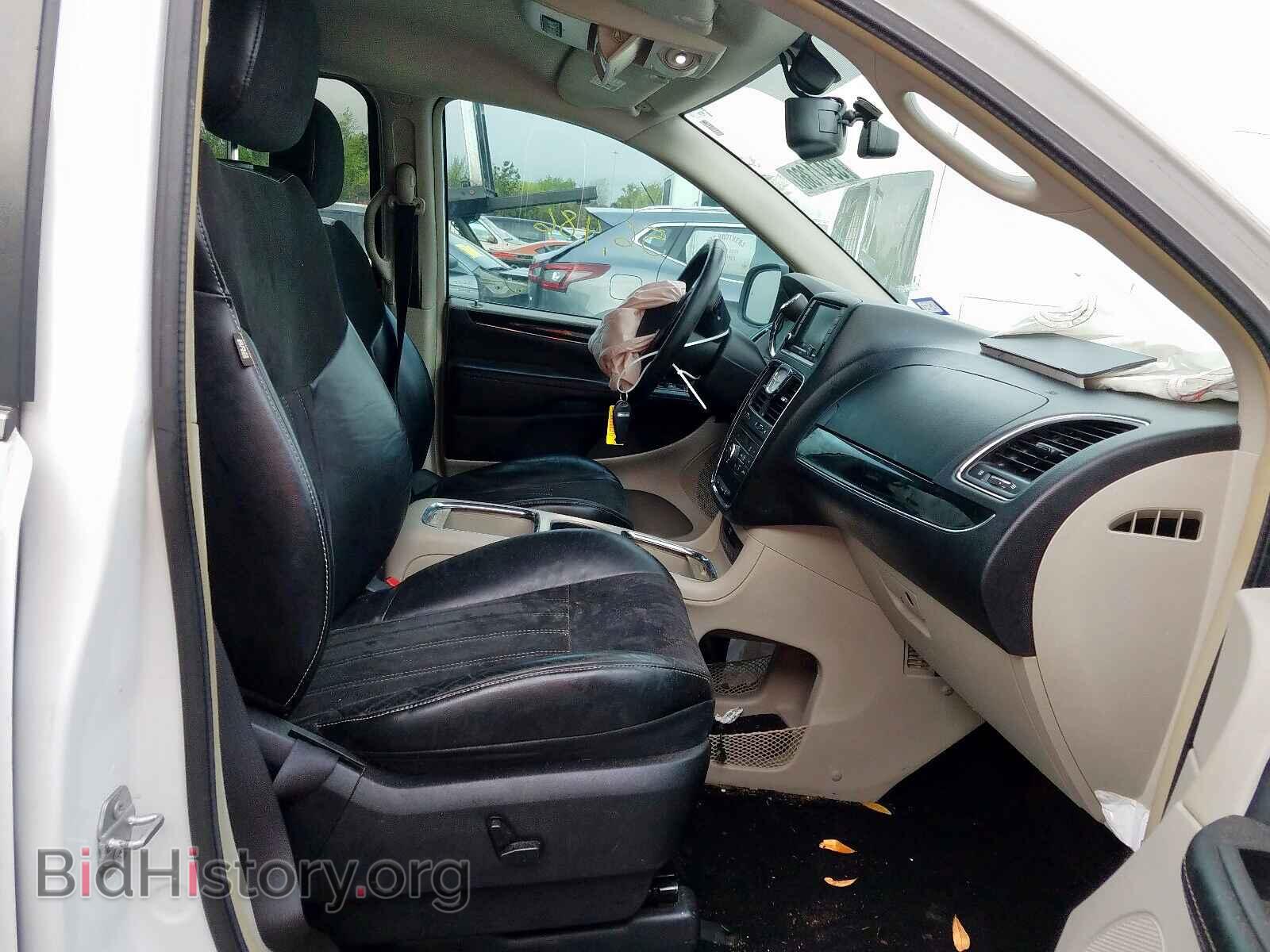 2016 CHRYSLER TOWN & COU - VIN: 2C4RC1JG7GR193683 - Фото 5