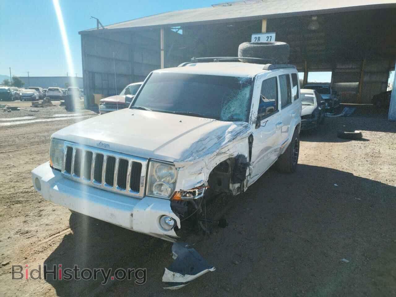 2010 JEEP COMMANDER - VIN: 1J4RG4GK8AC140714 - Photo 2