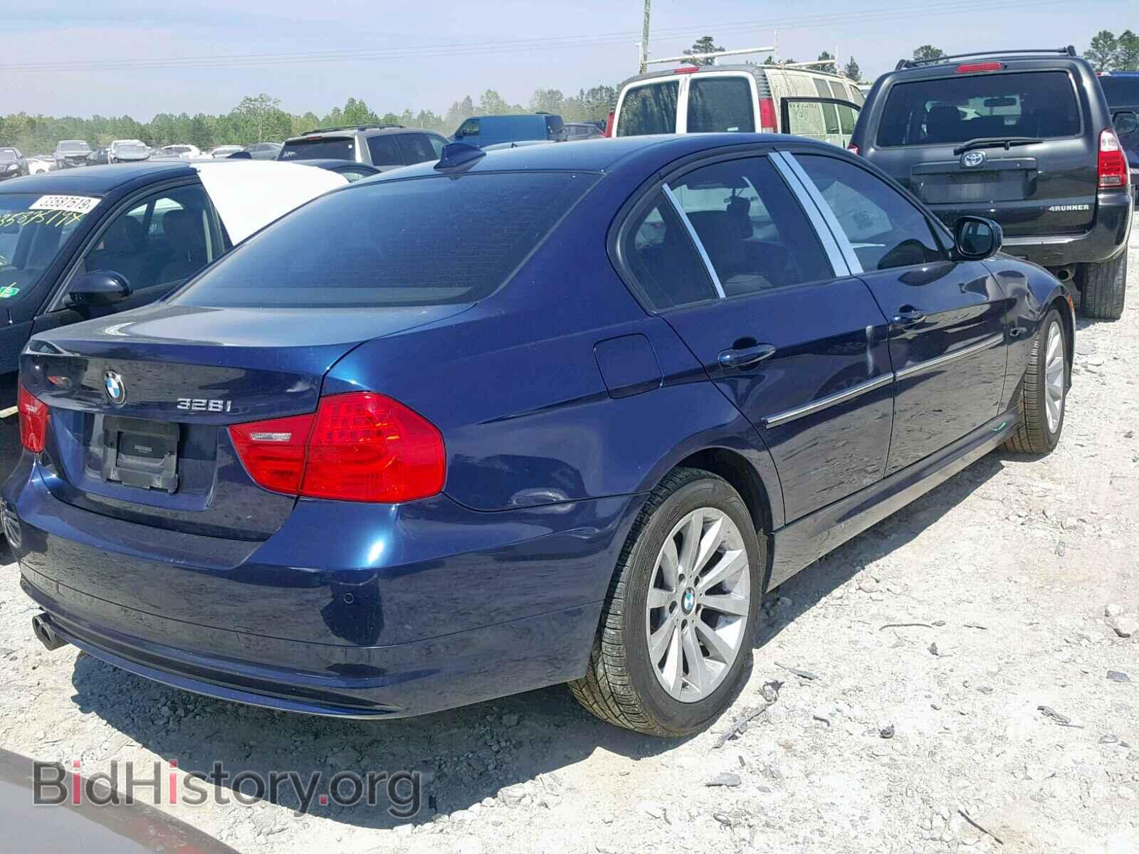 2011 BMW 328 I - VIN: WBAPH7C59BE850977 - Фото 4