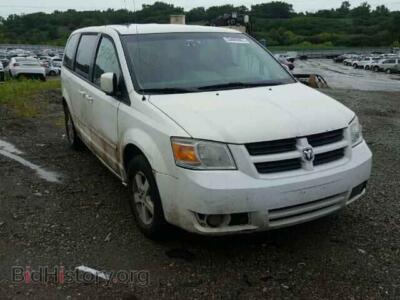 2008 Dodge CARAVAN Grand Cara, белый — VIN 2D8HN54P28R836355, Copart
