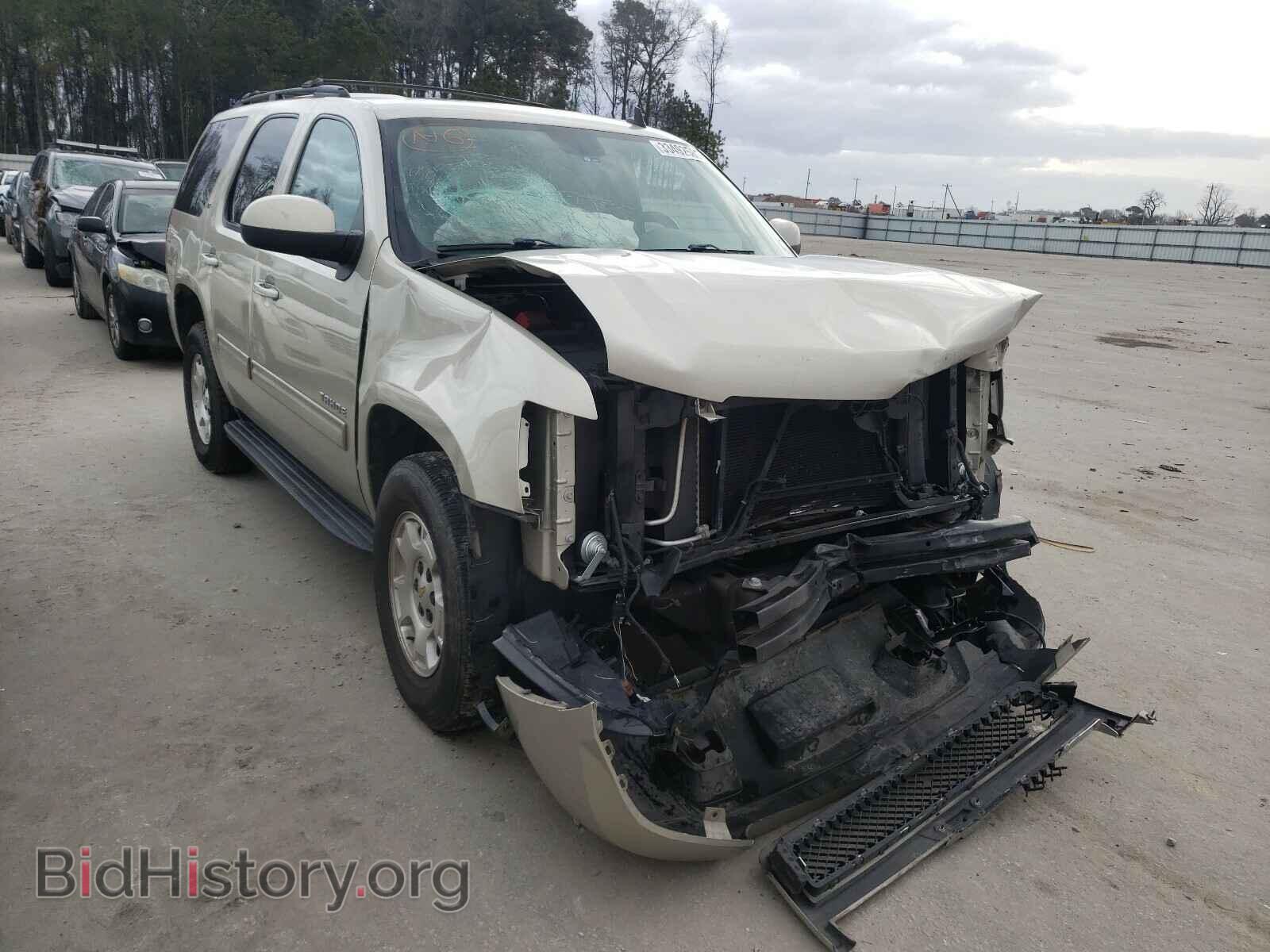 Photo 1GNSCBE03DR144056 - CHEVROLET TAHOE 2013