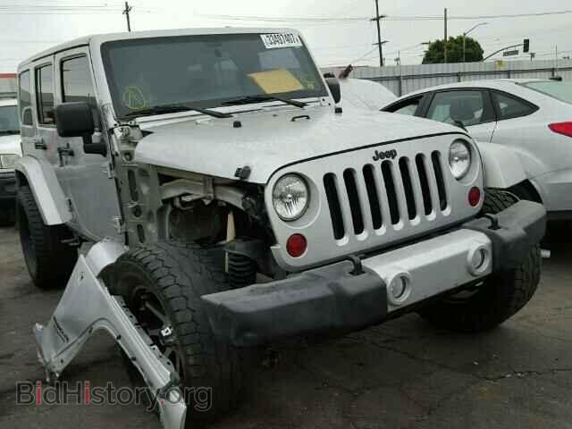 Photo 1J4HA5H1XBL627049 - JEEP WRANGLER 2011