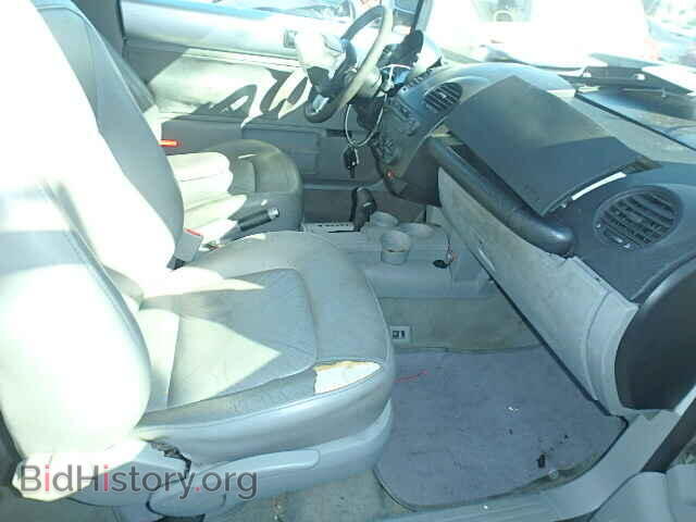 2000 VOLKSWAGEN BEETLE - VIN: 3VWDD21C0YM411687 - Фото 5