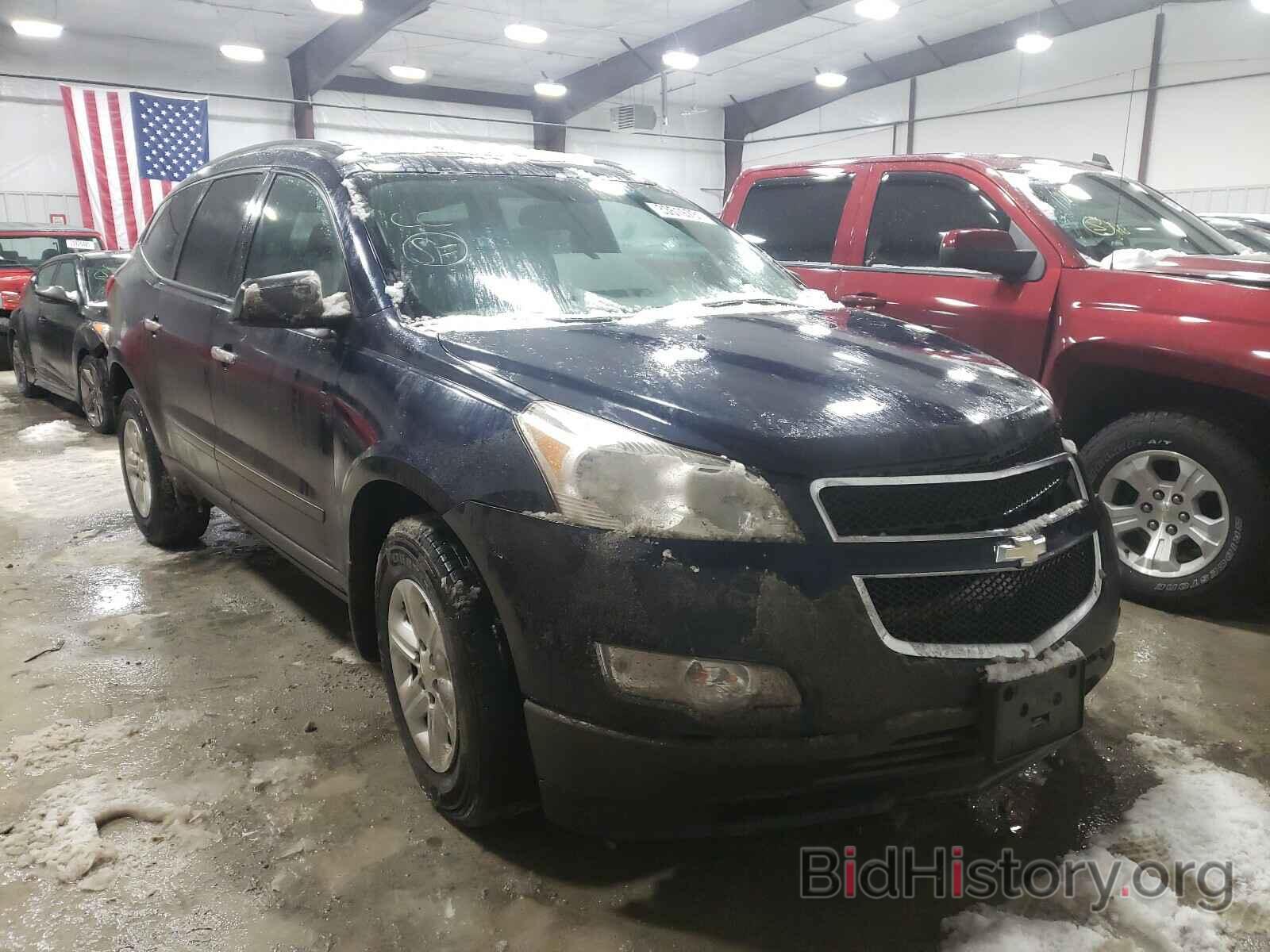 Photo 1GNKRFED2BJ412812 - CHEVROLET TRAVERSE 2011