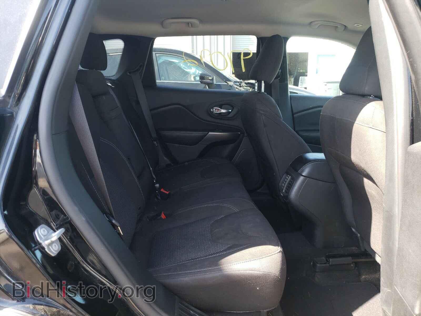 2019 JEEP CHEROKEE - VIN: 1C4PJLCB0KD312146 - Фото 6