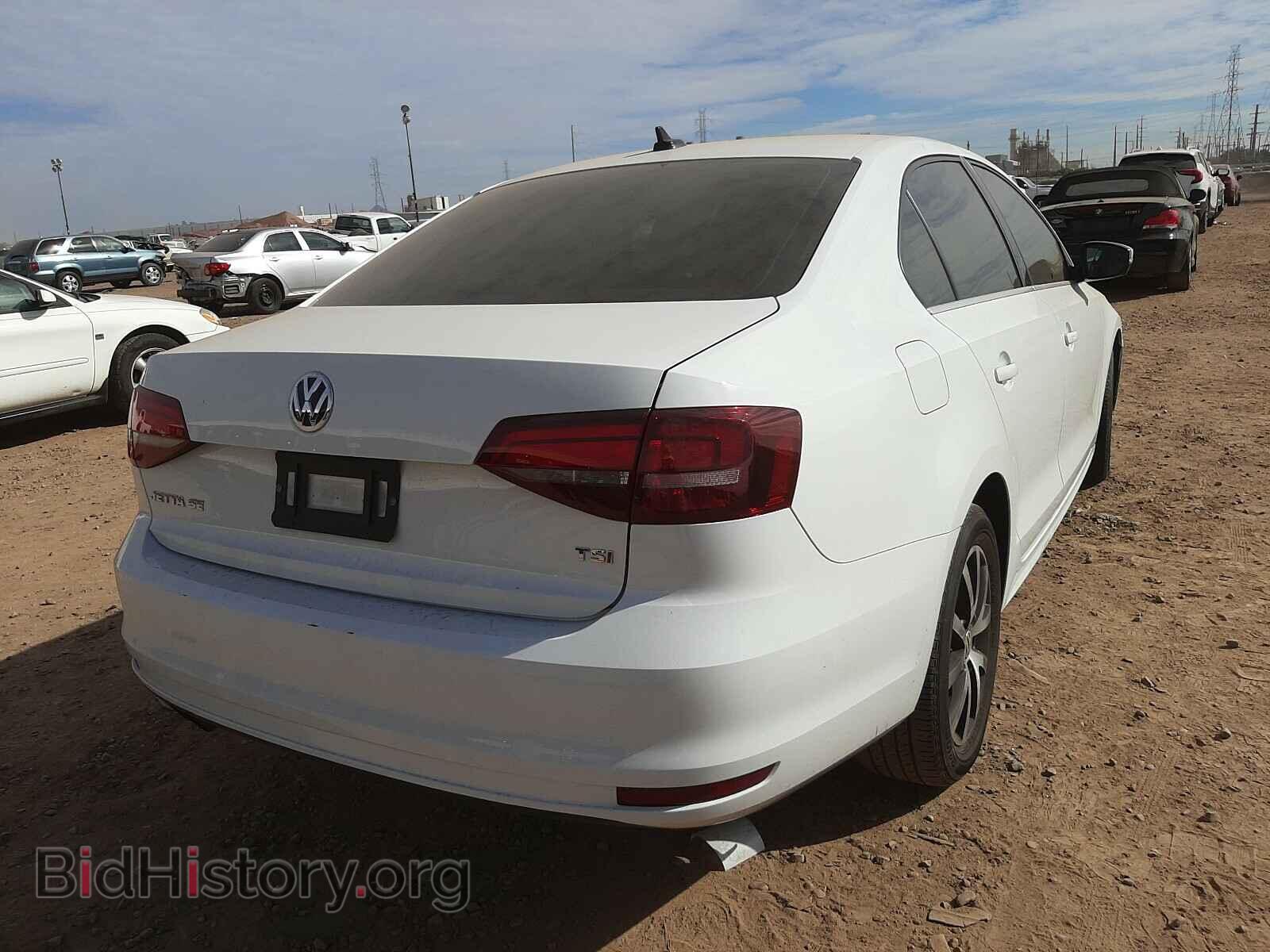 2017 VOLKSWAGEN JETTA - VIN: 3VWDB7AJ4HM327096 - Фото 4