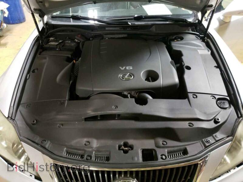 2010 Lexus IS (VIN JTHCF5C24A2033450) — photo 7 of 10