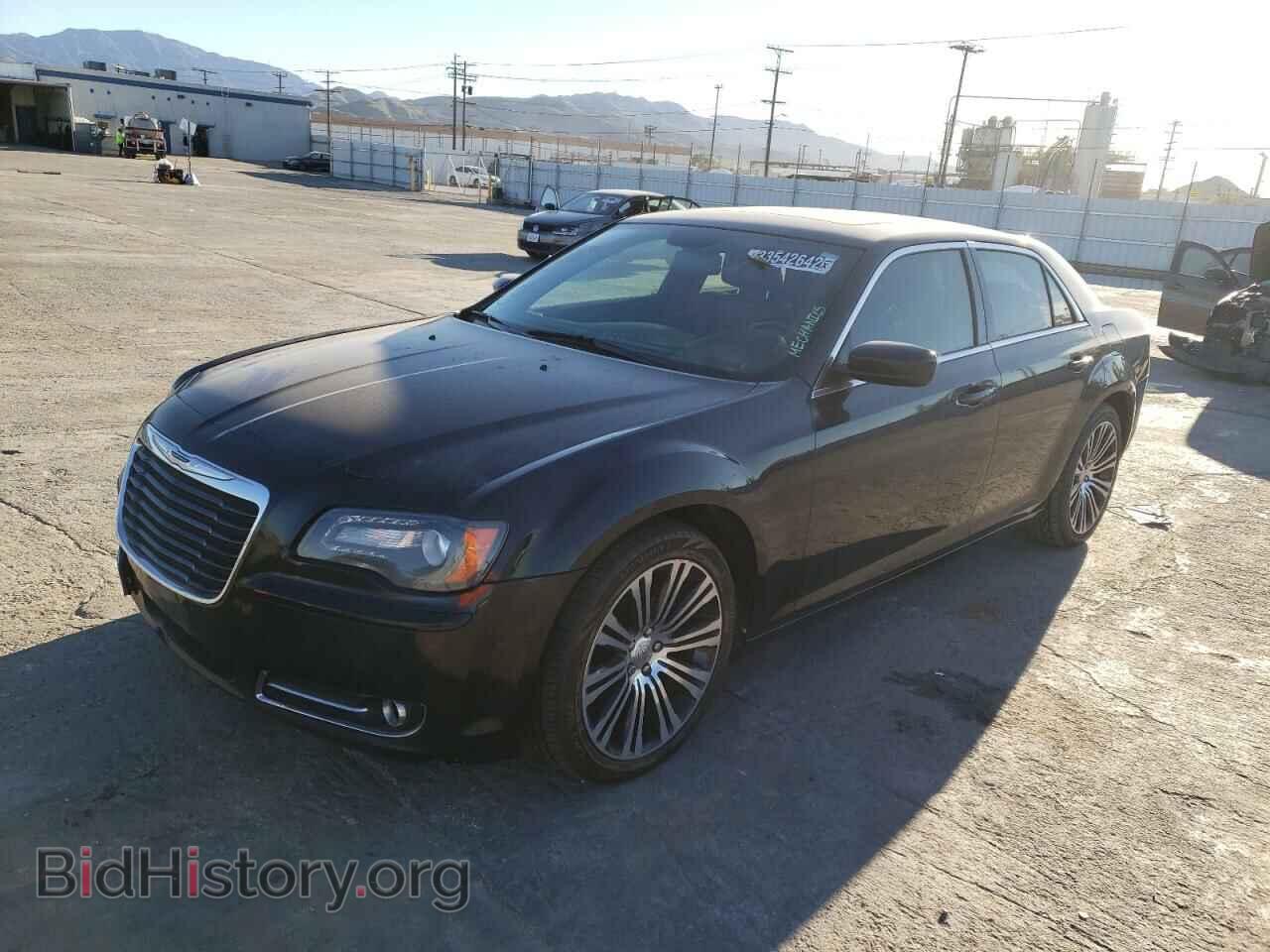 2013 CHRYSLER 300 - VIN: 2C3CCABG6DH659176 - Фото 2