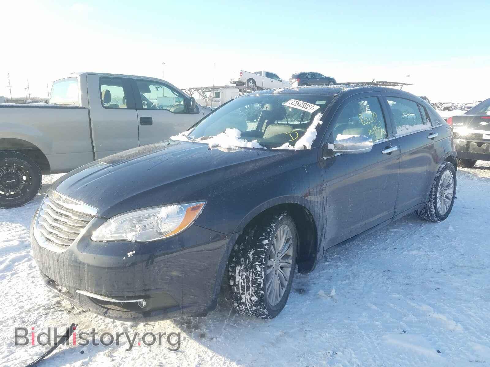 2013 CHRYSLER 200 - VIN: 1C3CCBCG2DN585685 - Фото 2