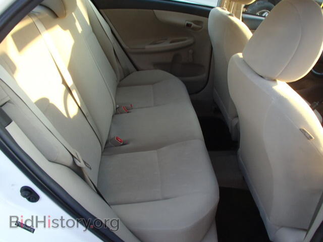 2011 TOYOTA COROLLA - VIN: 2T1BU4EE6BC663185 - Фото 6