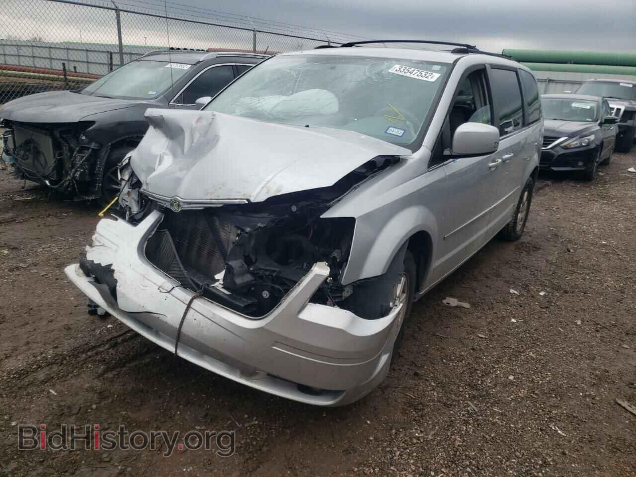 2010 CHRYSLER MINIVAN - VIN: 2A4RR5D12AR421331 - Фото 2