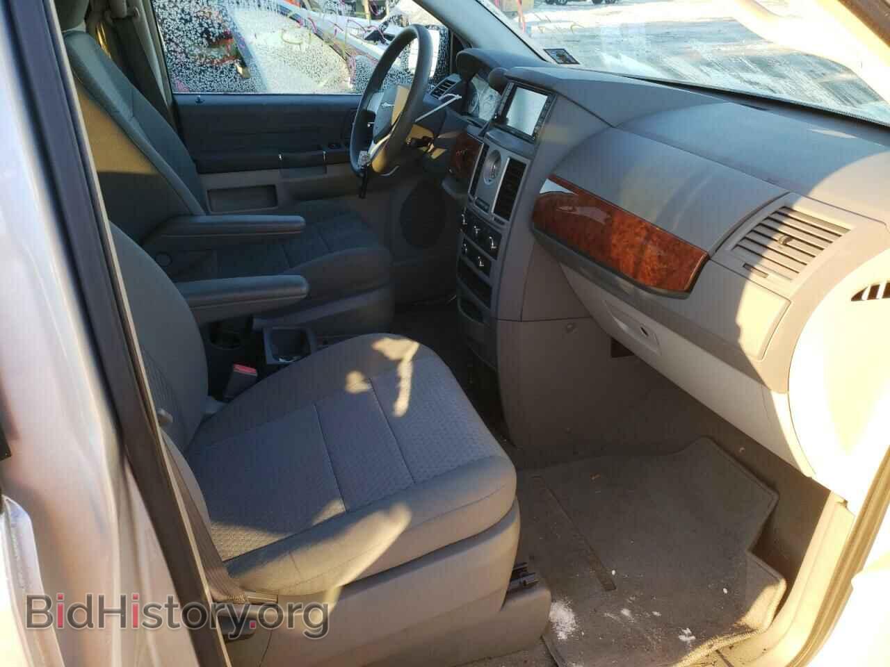 2009 CHRYSLER MINIVAN - VIN: 2A8HR44E39R571077 - Фото 5