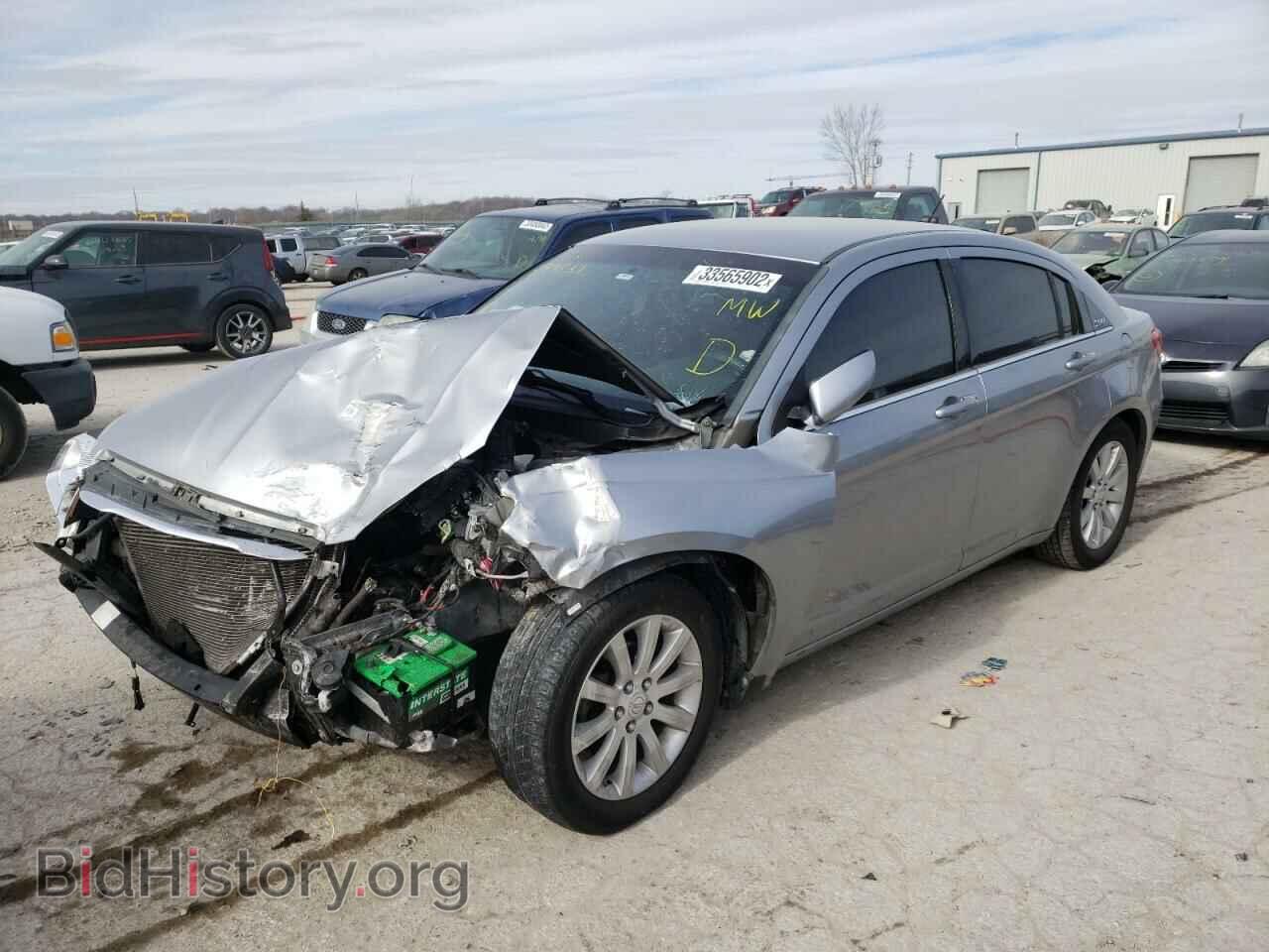 2013 CHRYSLER 200 - VIN: 1C3CCBBB0DN599834 - Фото 2