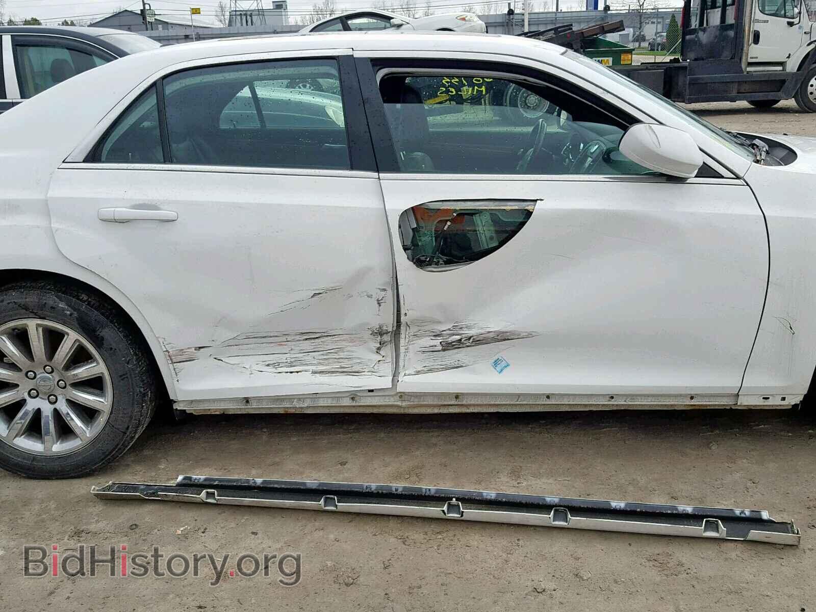 2013 CHRYSLER 300 - VIN: 2C3CCAAG2DH702218 - Фото 9