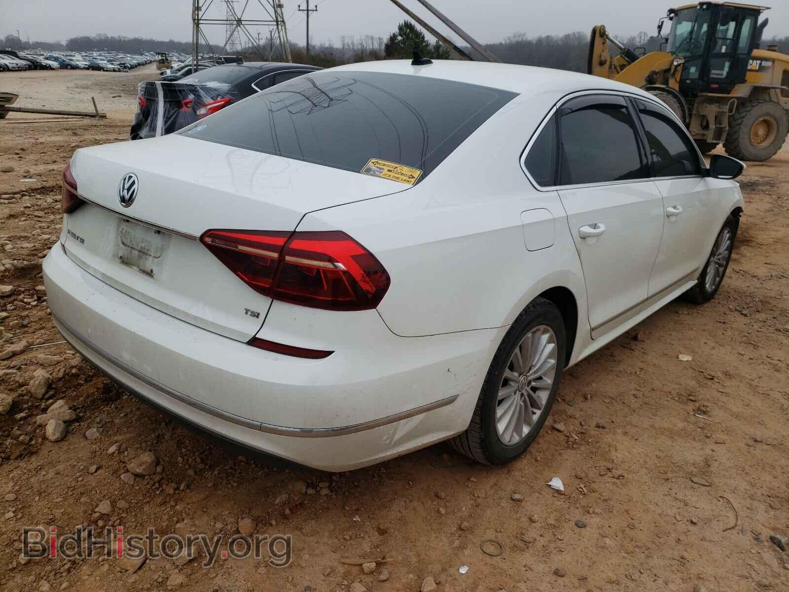 2017 VOLKSWAGEN PASSAT - VIN: 1VWBT7A31HC020122 - Фото 4