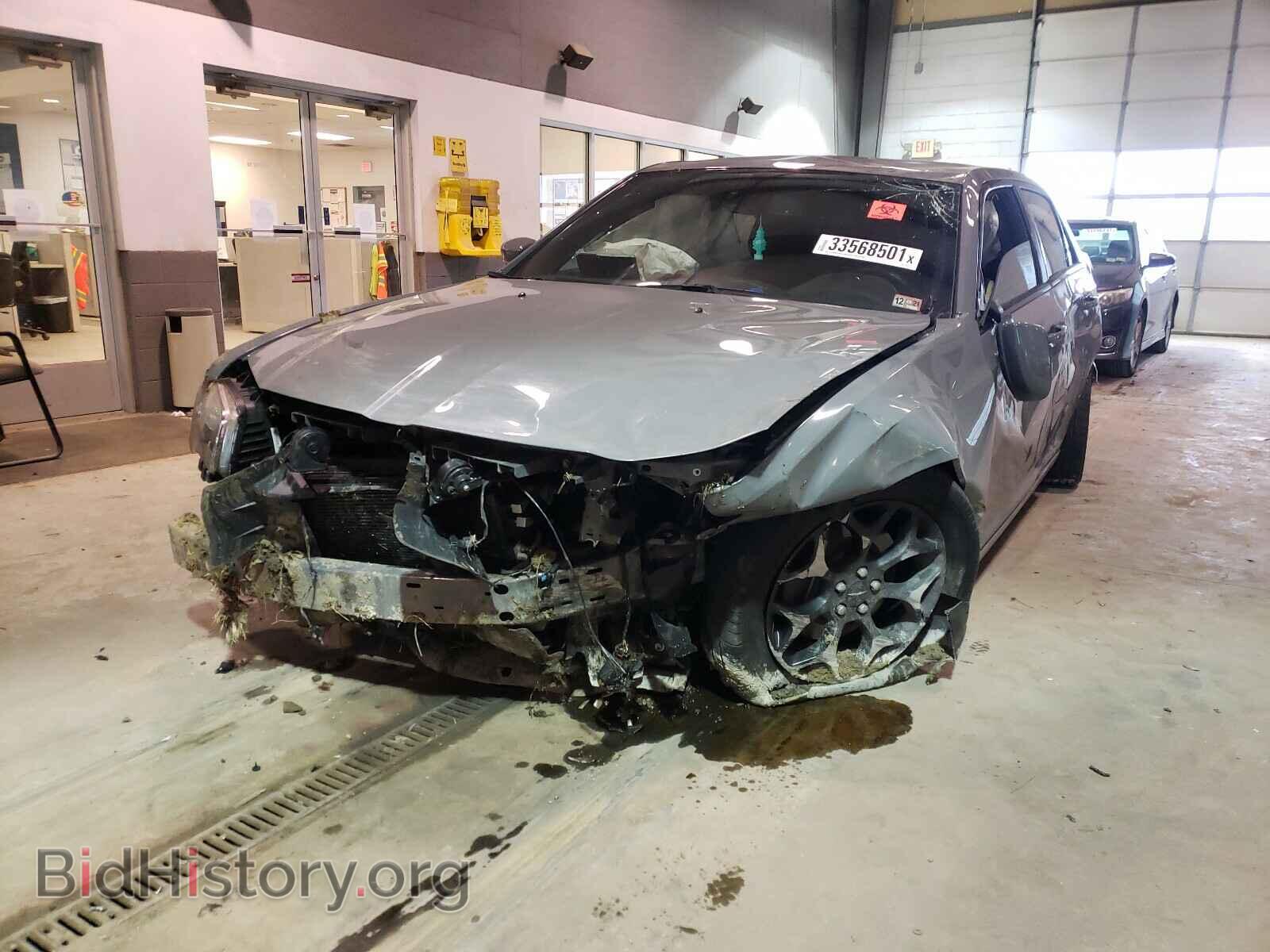 2019 CHRYSLER 300 - VIN: 2C3CCAGG0KH655307 - Фото 2