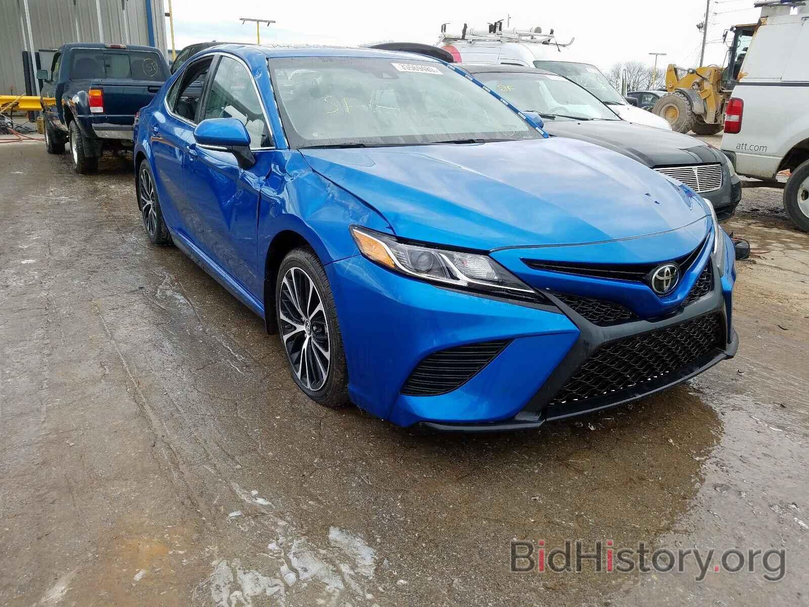 Photo 4T1B11HK1JU120333 - TOYOTA CAMRY 2018