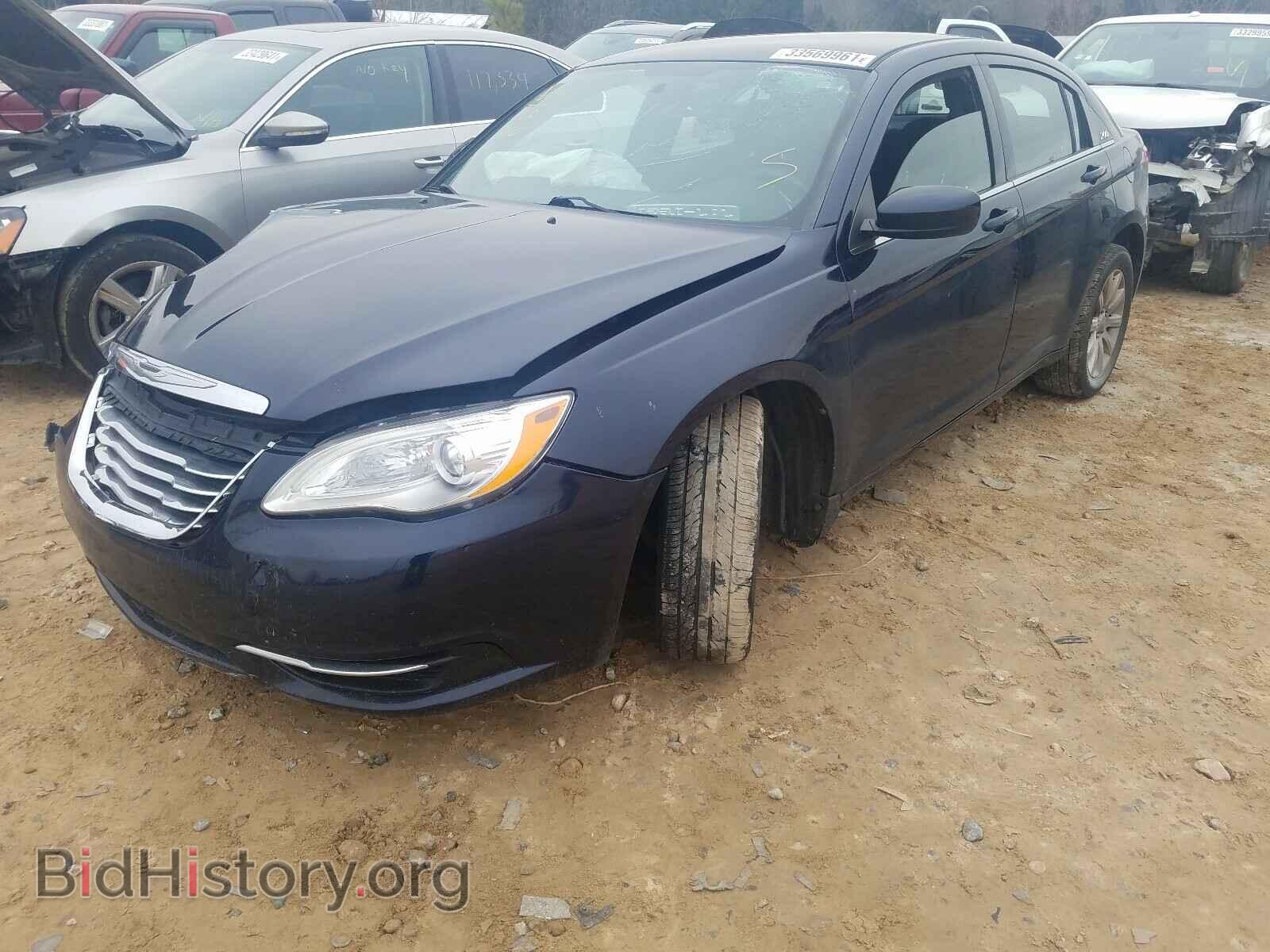 2011 CHRYSLER 200 - VIN: 1C3BC1FB3BN555064 - Фото 2