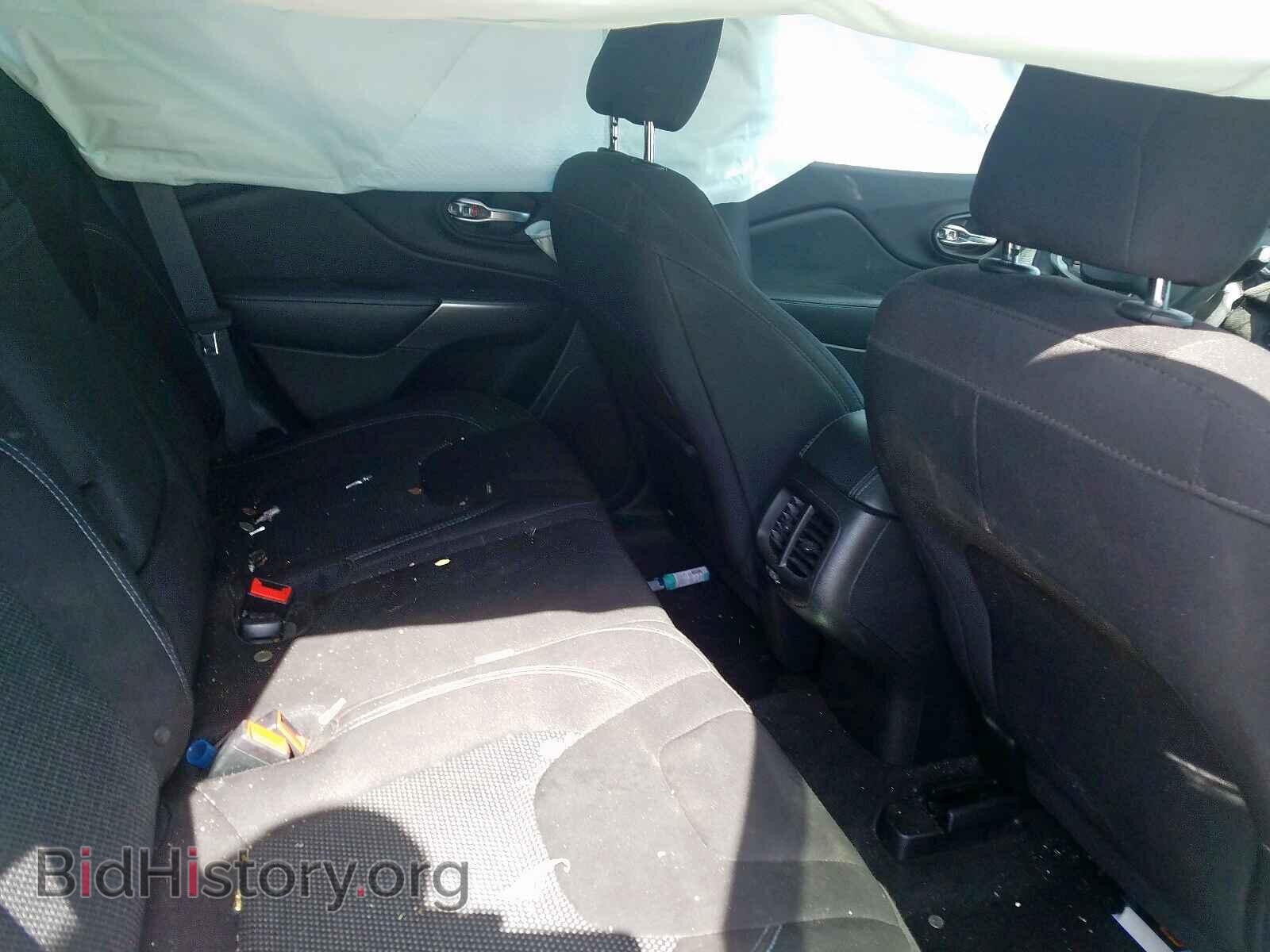 2019 JEEP CHEROKEE - VIN: 1C4PJLCB2KD344676 - Фото 6