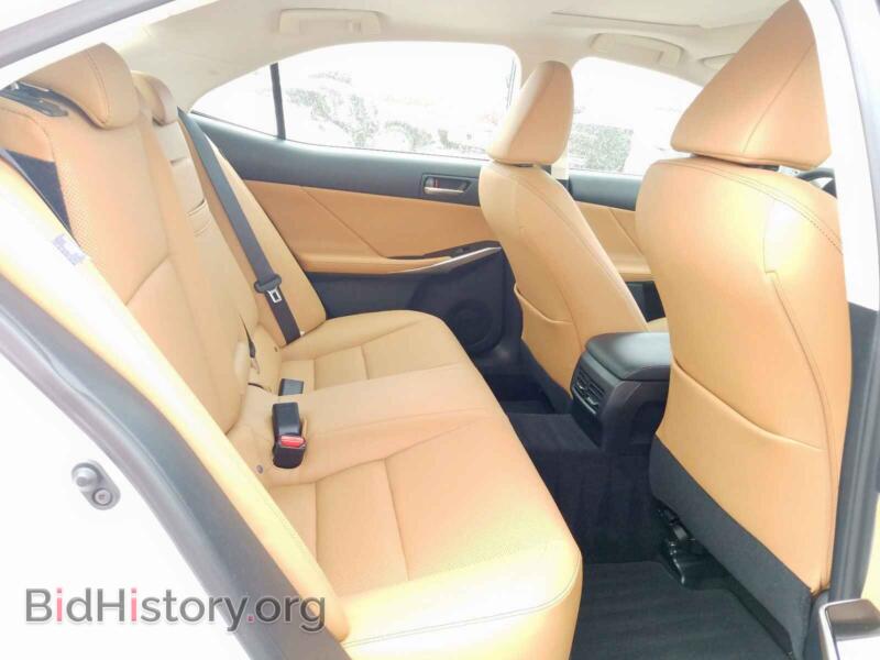2017 Lexus IS (VIN JTHBA1D25H5042510) — photo 6 of 10