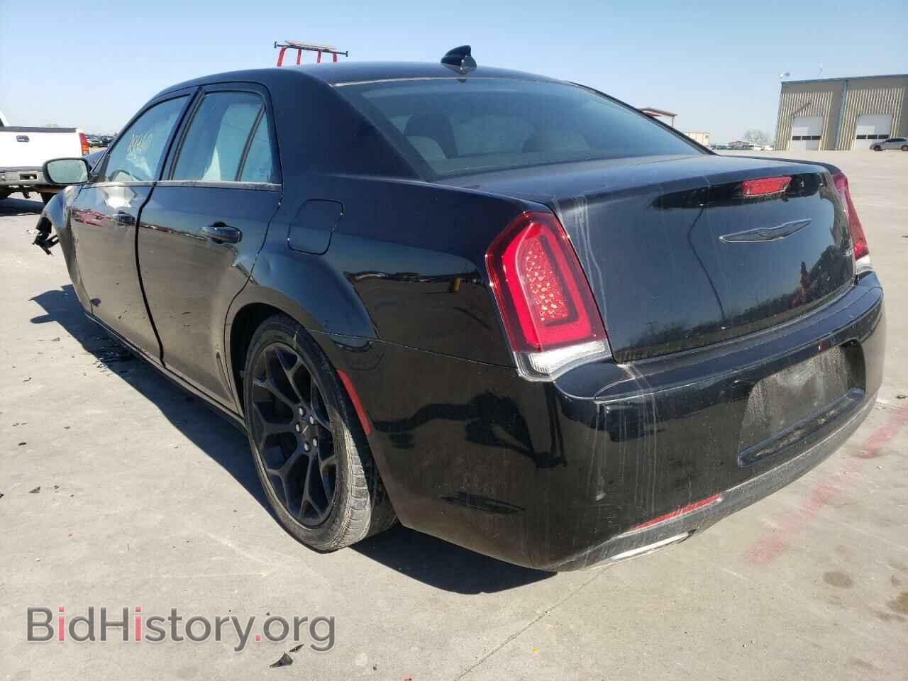 2019 CHRYSLER 300 - VIN: 2C3CCAAG4KH589949 - Фото 3