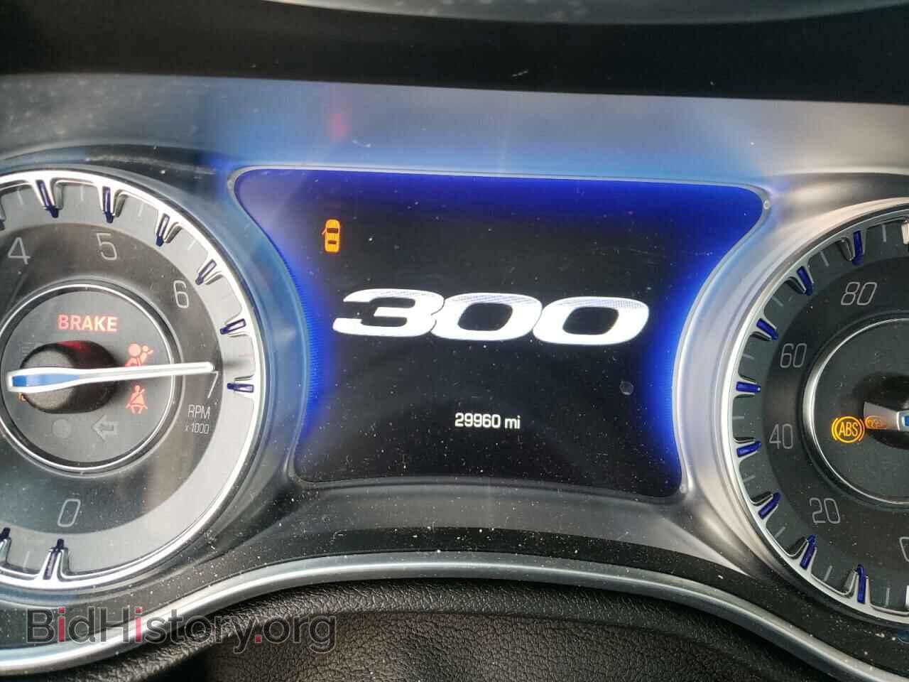 2019 CHRYSLER 300 - VIN: 2C3CCAAG4KH589949 - Фото 8