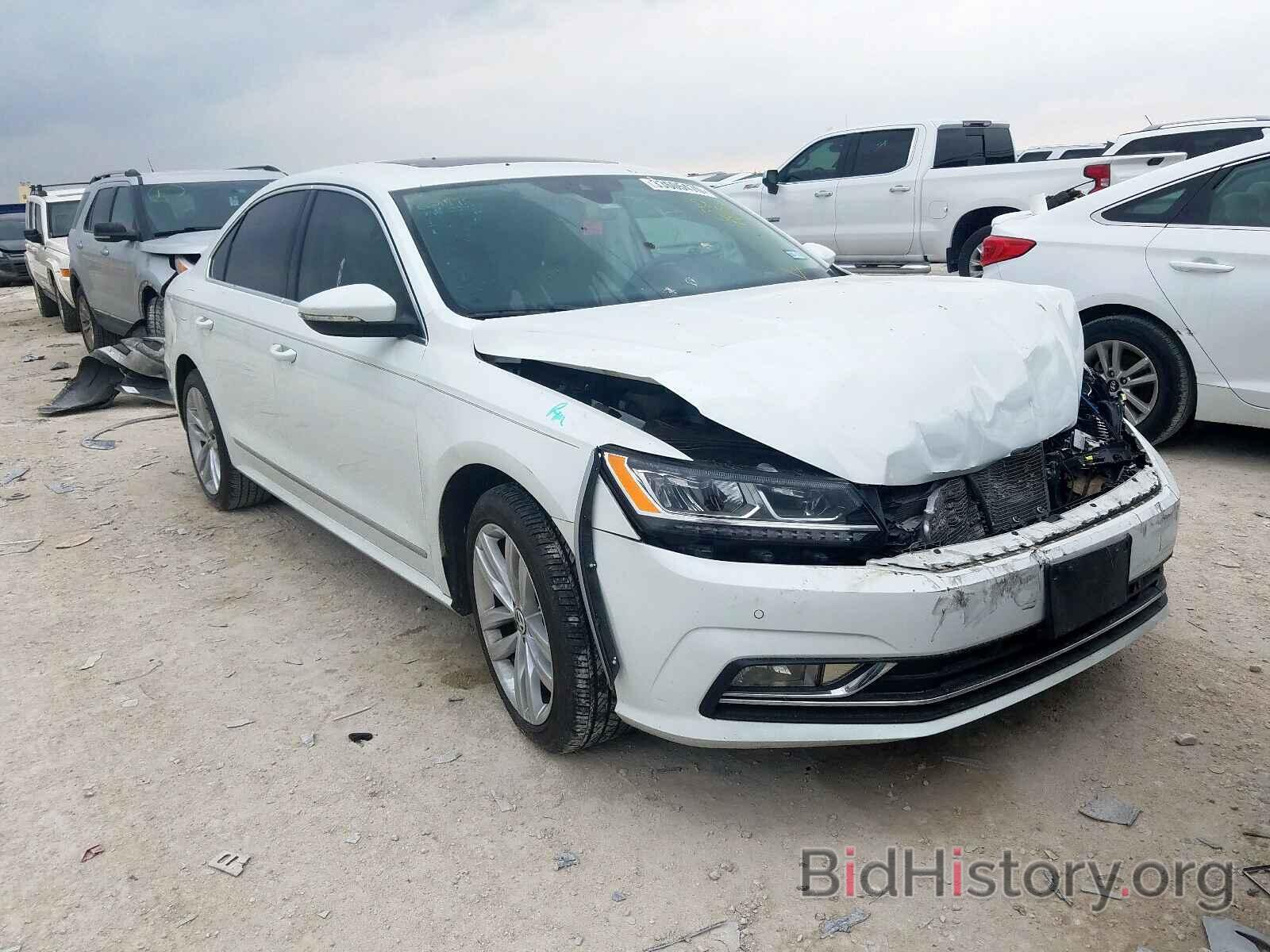 Photo 1VWCA7A33JC012488 - VOLKSWAGEN PASSAT 2018