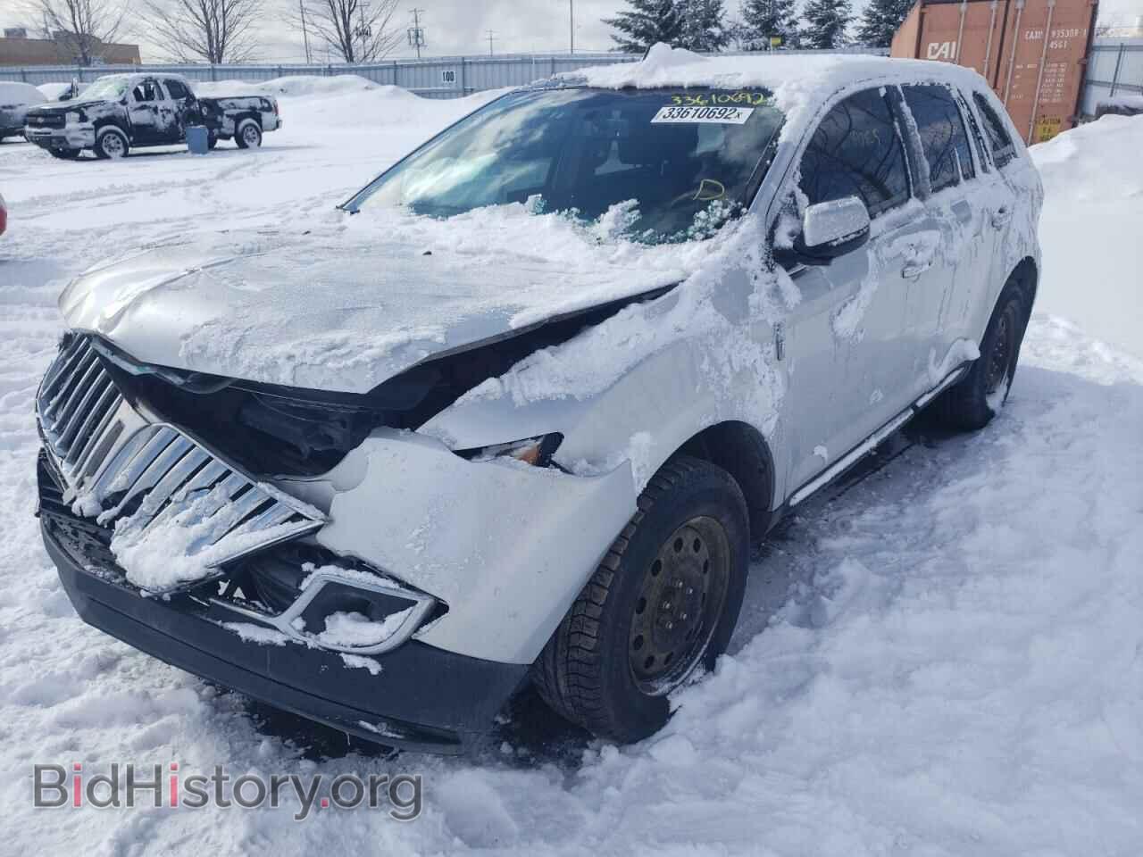 2011 LINCOLN MKX - VIN: 2LMDJ8JK2BBJ20705 - Photo 2