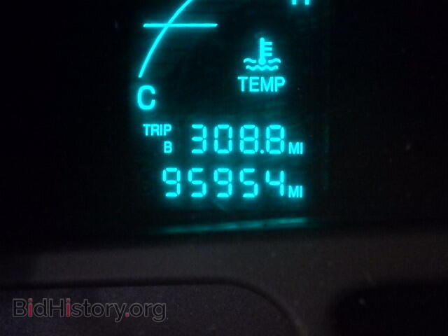 2004 CADILLAC DEVILLE - VIN: 1G6KD54Y64U245462 - Photo 8